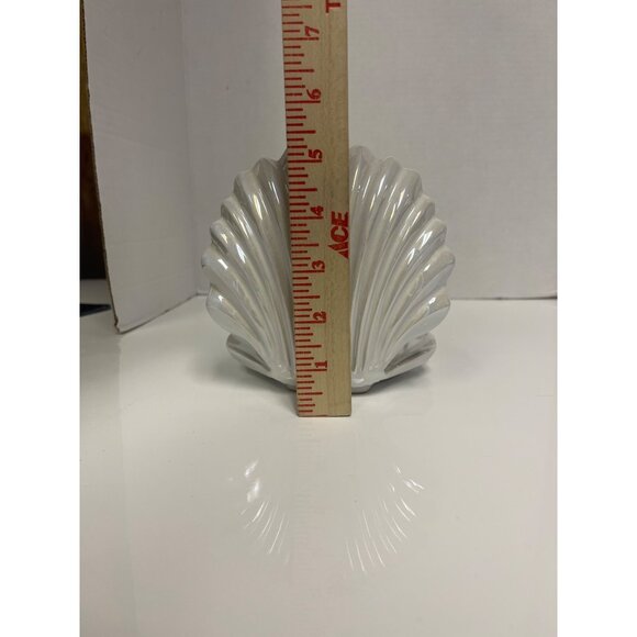 Bath & Body Works Pearl Clam Shell Ceramic Candle Holder White Mermaid - Picture 9 of 9